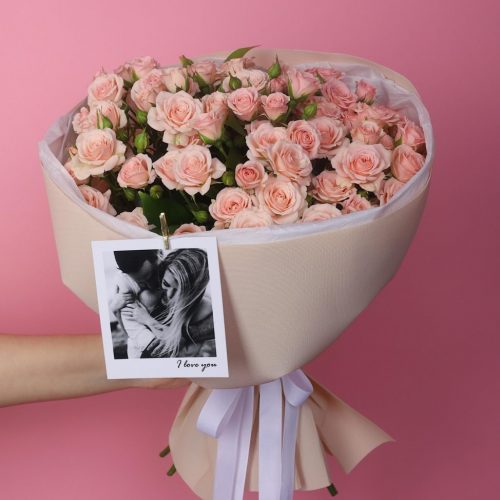 Букет кустовых роз "Софи Лорен"